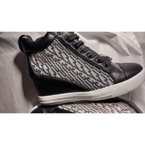 Juicy Couture Shoes Womens Size 8.5 Black White JC-Jorgia Mesh High Top Sneakers